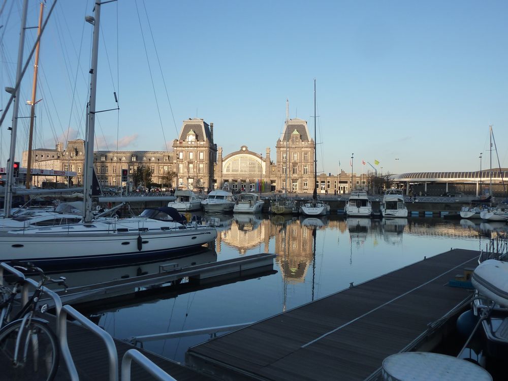 blick auf den bahnhof von oostende