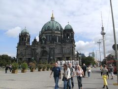 Blick auf den Berliner Dom von der Schlossbrücke