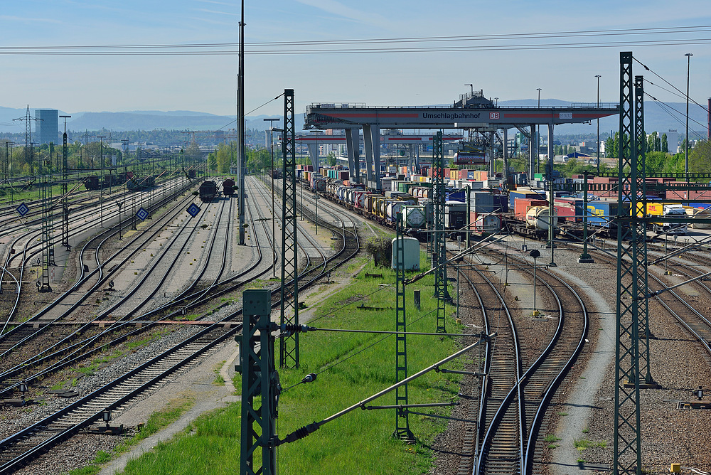 Blick auf den ContainerUmschlagbahnhof