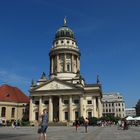 Blick auf den Deutschen Dom am Gendarmenmarkt in Berlin