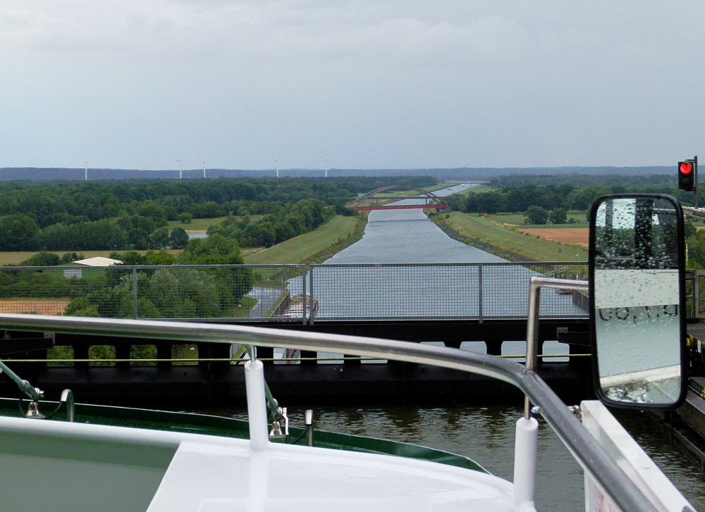 Blick auf den Elbe-Seiten-Kanal
