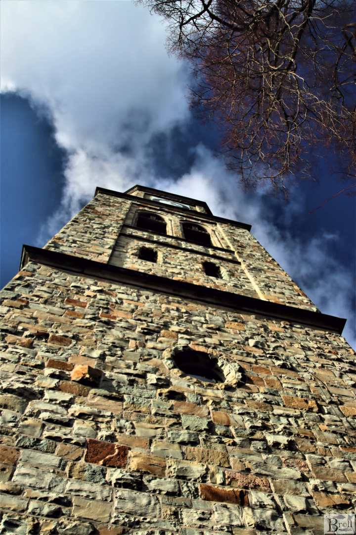 Blick auf den Glockenturm von St. Johannes d.T., Kirchhellen