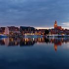 Blick auf den Hafen und die Stadt Waren an der Müritz