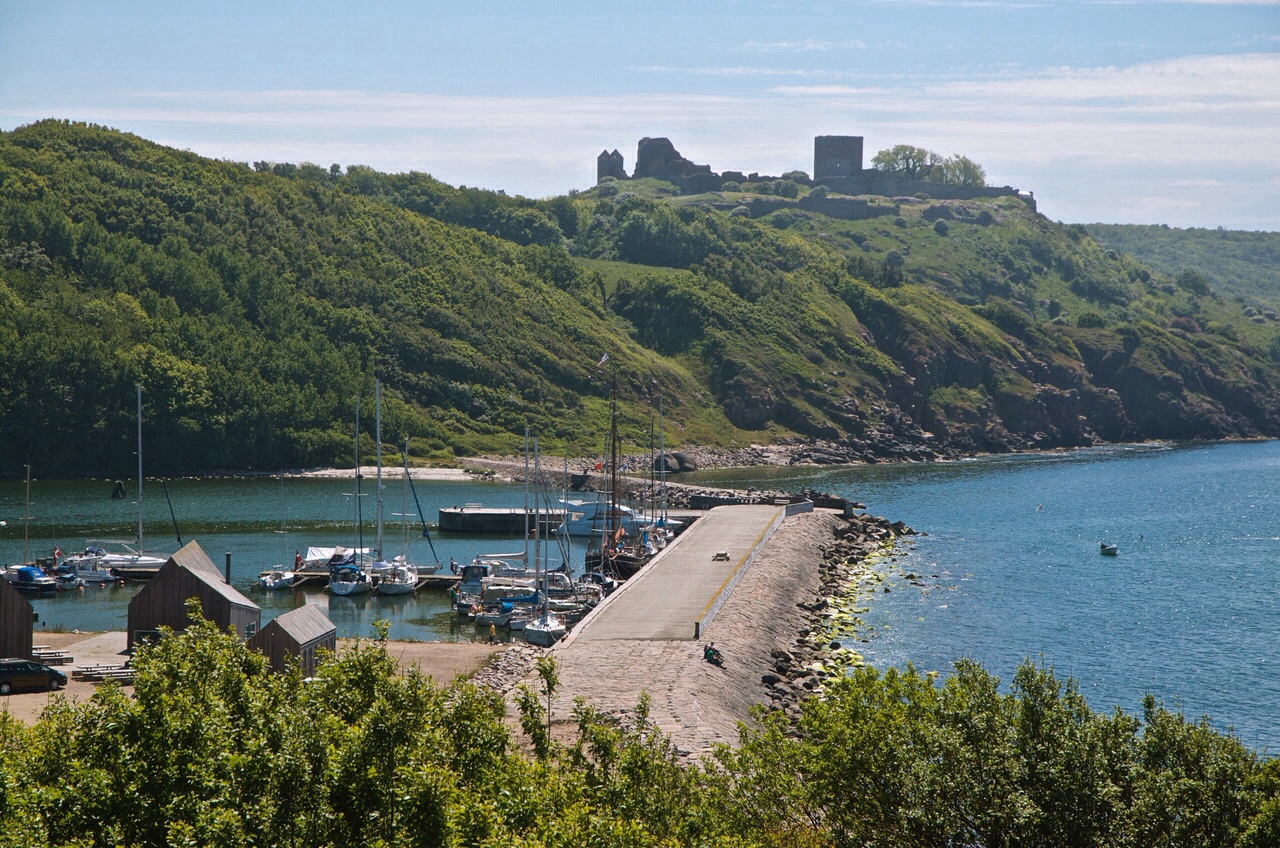 Blick auf den Hafen von Hammershus