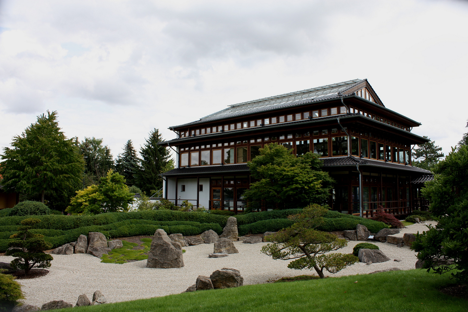 Blick auf den Haupttempel der jap. Gartens