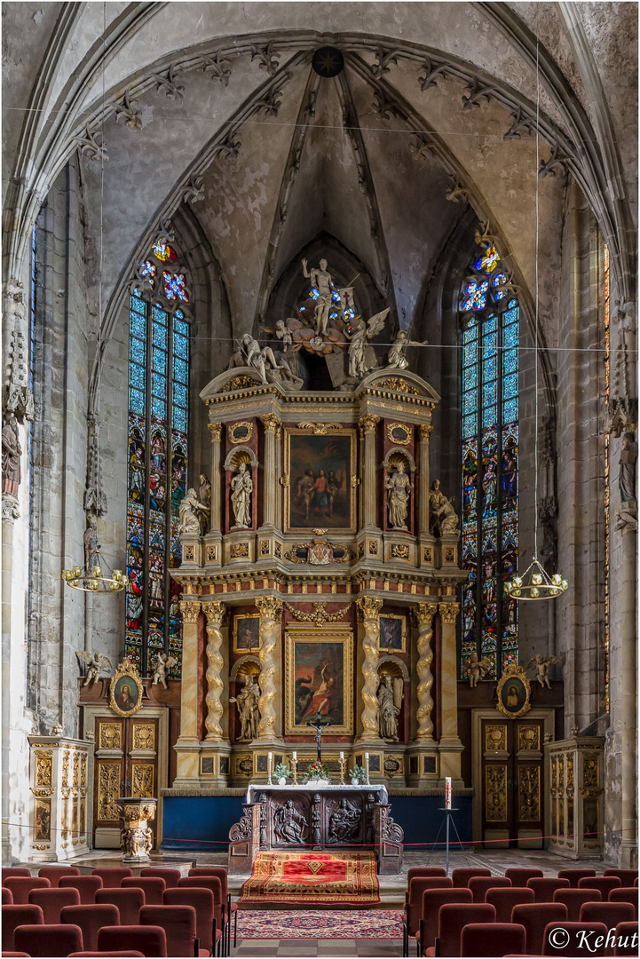 Blick auf den Hochaltar in der Marktkirche St. Benedikti Quedlinburg