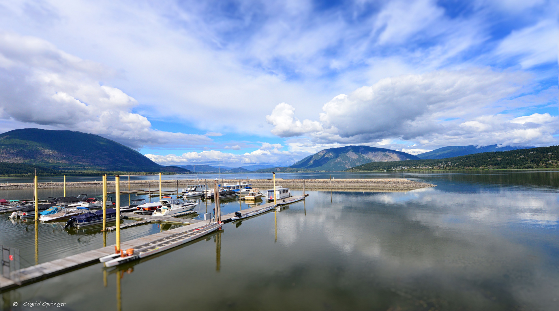 Blick auf den kleinen Bootshafen in Salmon Arm