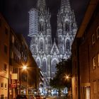 Blick auf den Kölner Dom nachts. View of Cologne Cathedral at night.