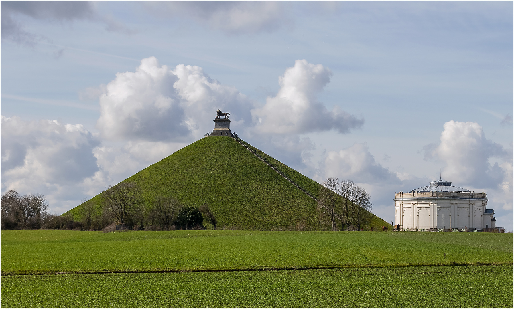 Blick auf den Löwenhügel