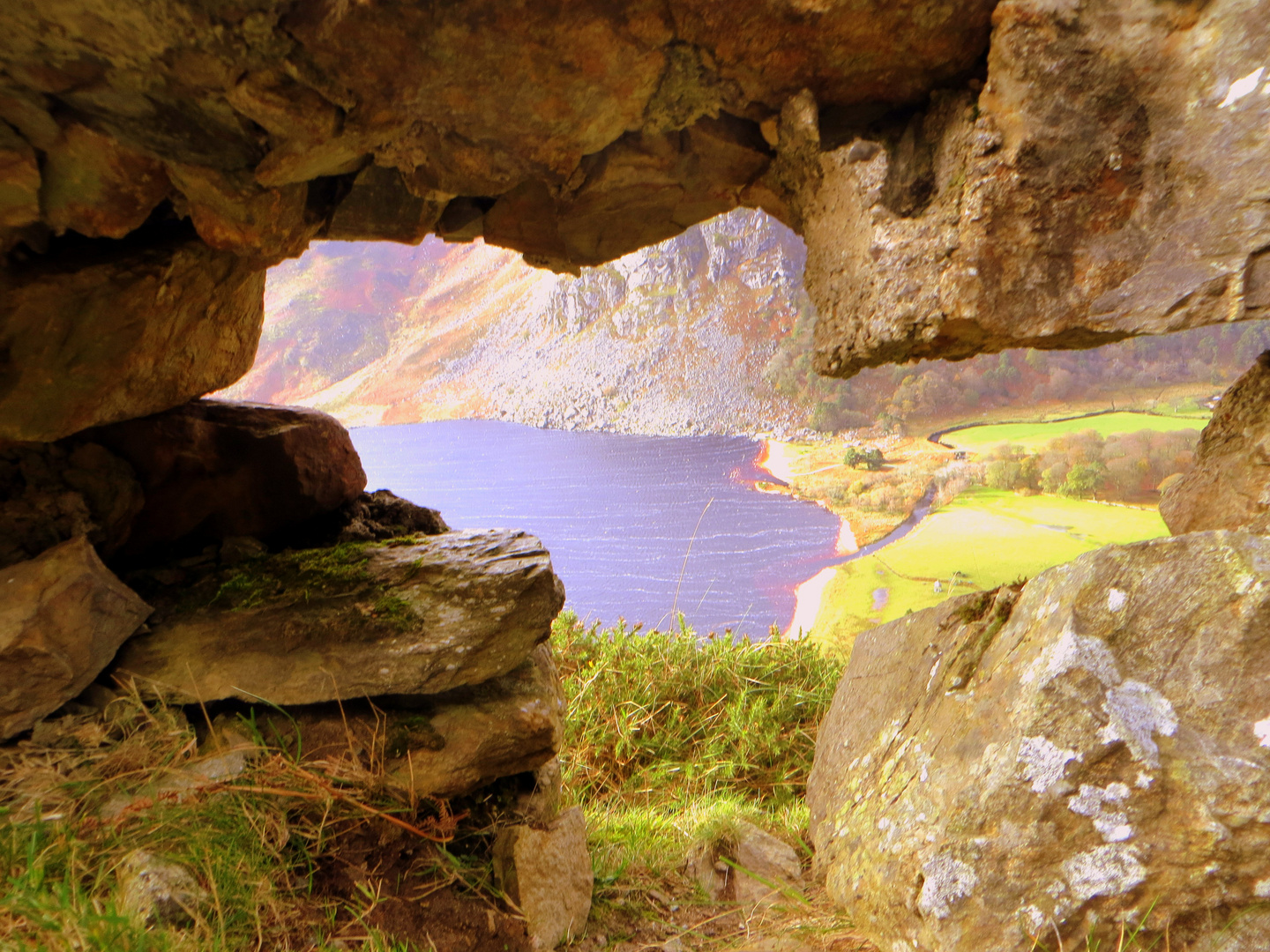 Blick auf den Lough Tay in den Wicklow Mountains