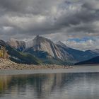 Blick auf den Medicine Lake im Jasper N.P.