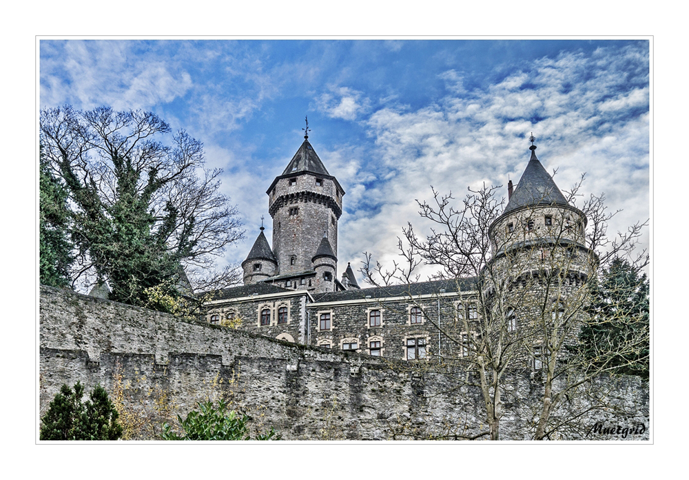 ~ Blick auf den neuen Bergfried ~