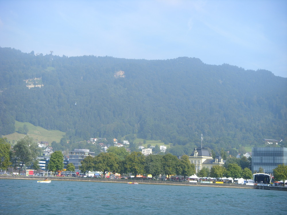 Blick auf den Pfänder vom Bodensee