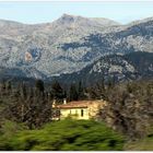 Blick auf den Puig Major, aufgenommen während der Fahrt auf der Autobahn in Richtung Palma