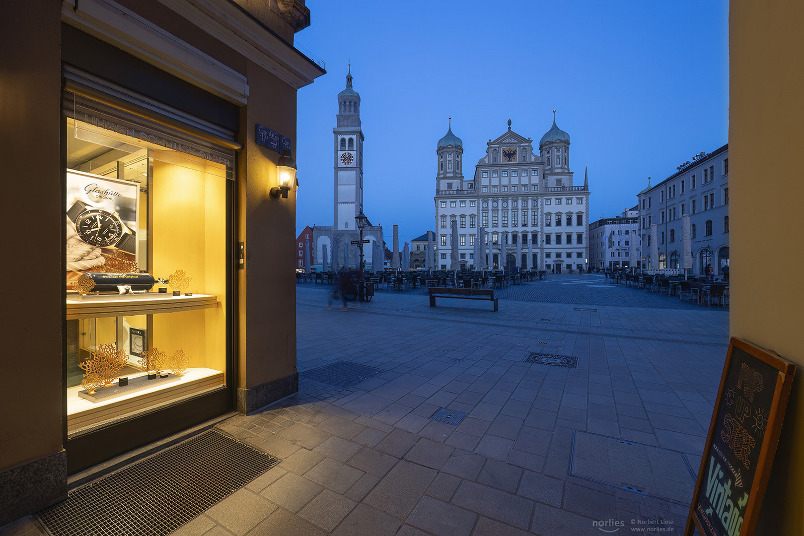 Blick auf den Rathausplatz