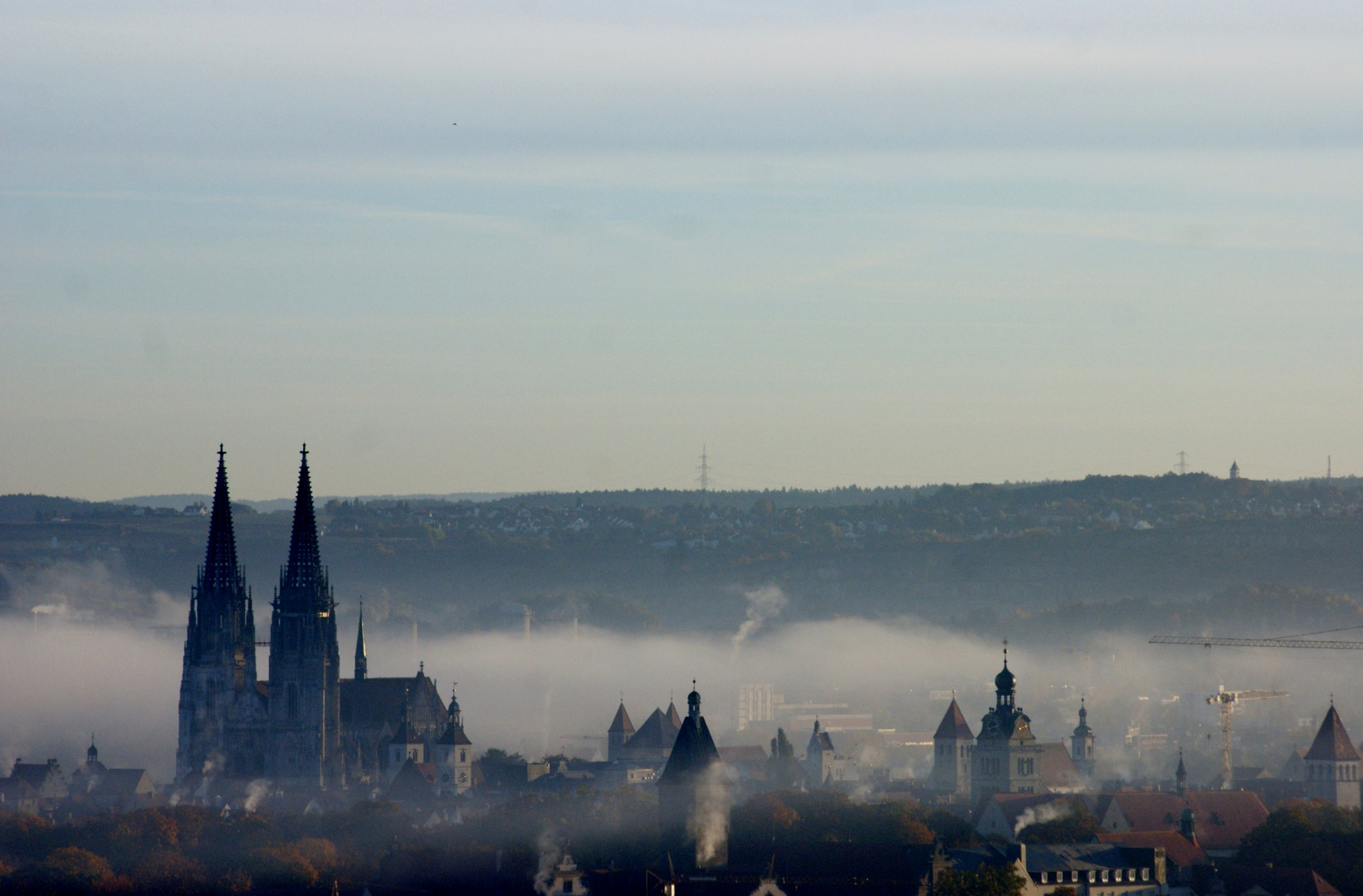 Blick auf den Regensburger Dom mit Skyline