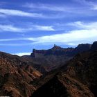 Blick auf den Roque Nublo/Links der Roque de Bentaiga