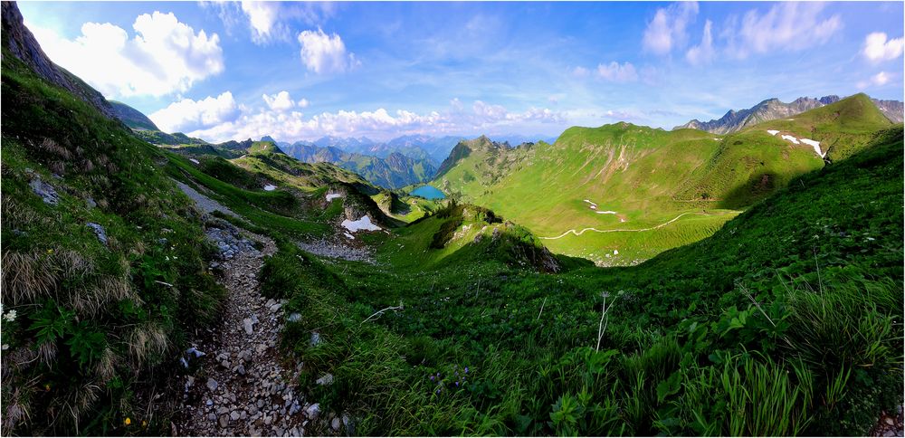 Blick auf den Seealpsee (II)