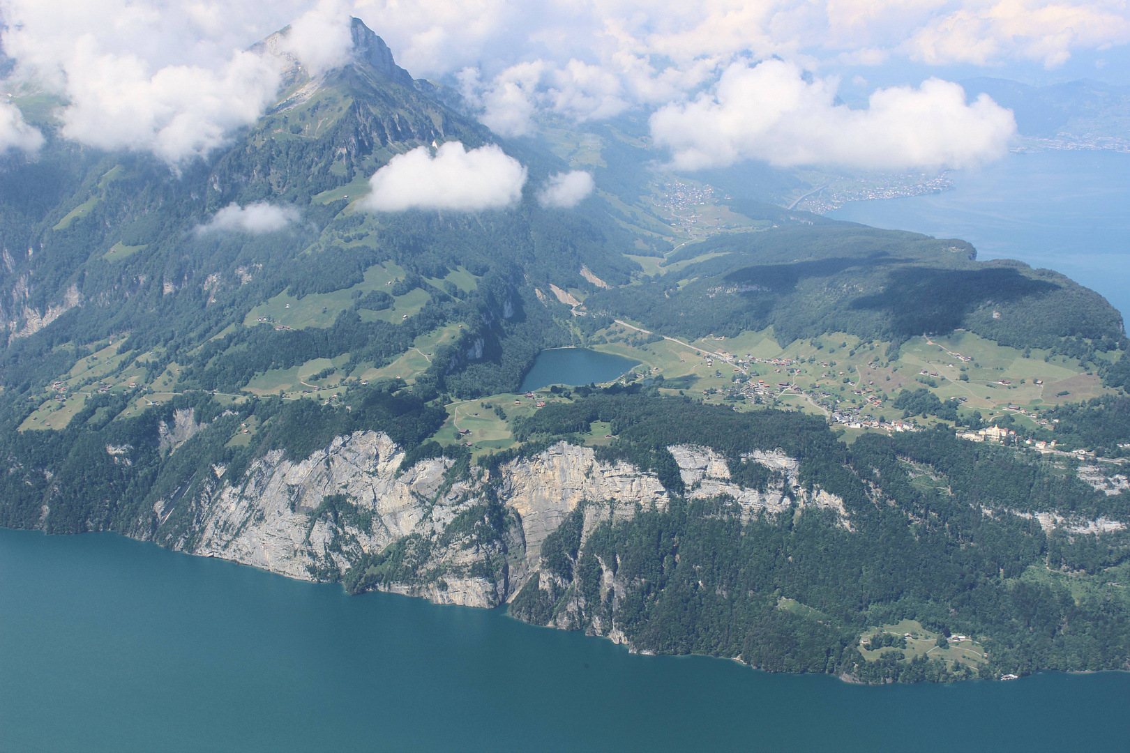 Blick auf den Seelisbergsee ...