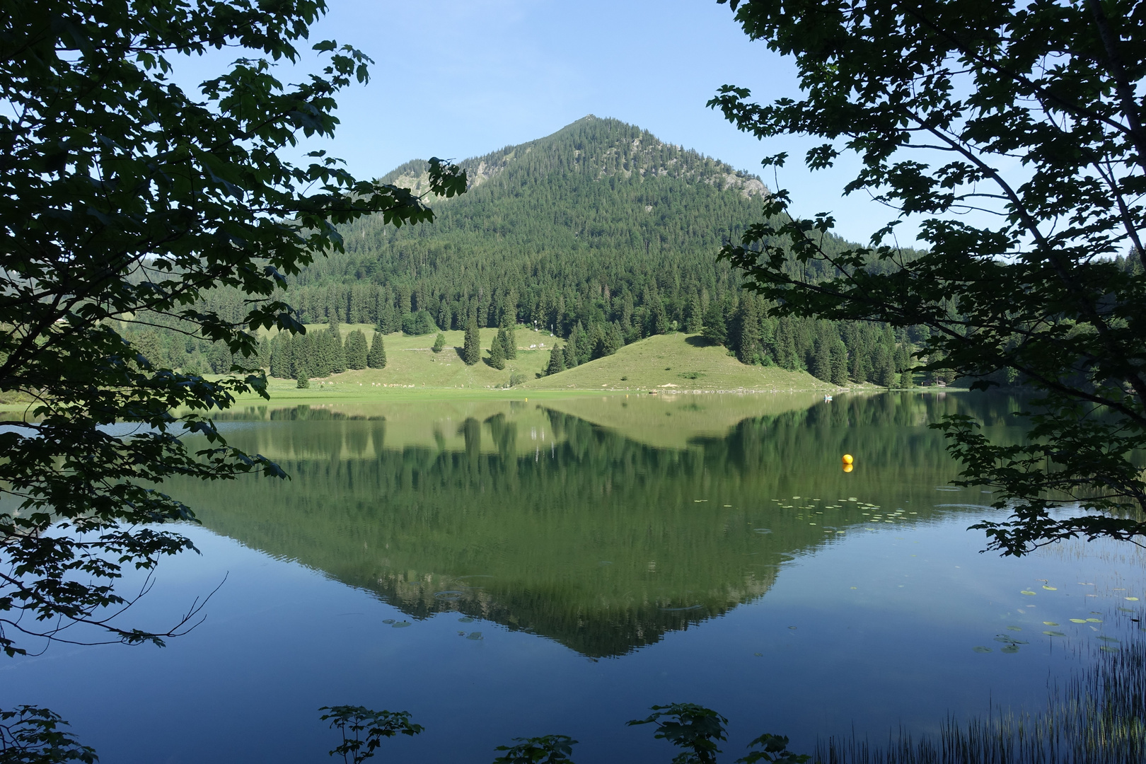 Blick auf den Spitzingsee.