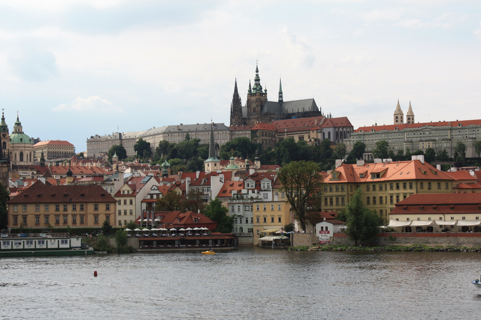 Blick auf den St. Veits Dom in Prag