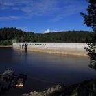 Blick auf den Staudamm der Schwarzenbachtalsperre