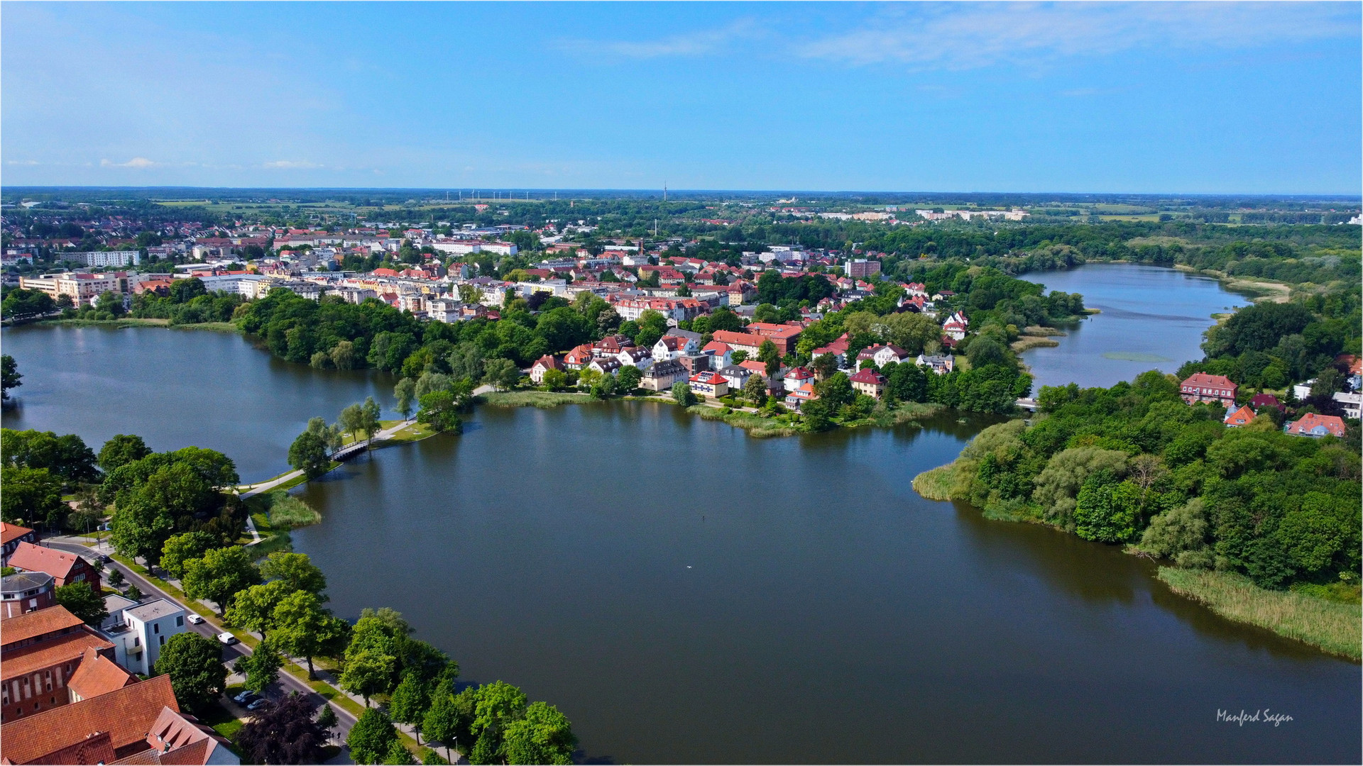 Blick auf den Stralsunder Knieperteich und den Moorteich... 