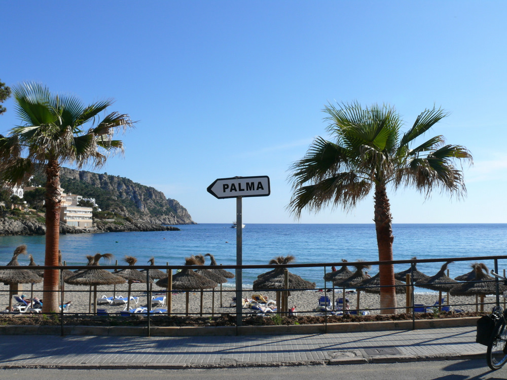 Blick auf den Strand von Sant Elm