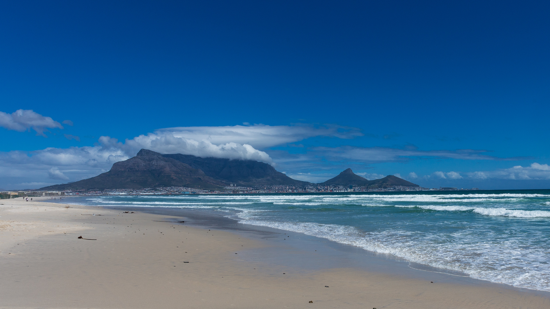 Blick auf den Tafelberg  vom Bloubergstrand 