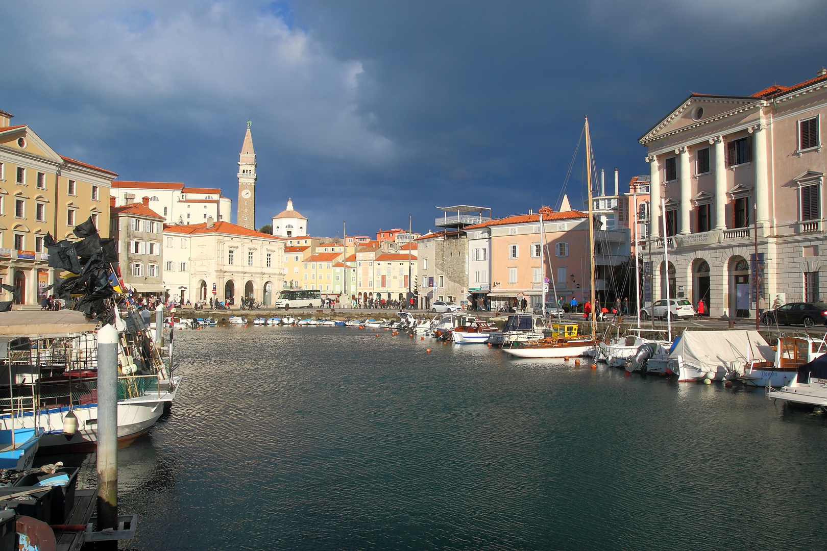 Blick auf den Tartini-Platz in Piran (Winter Januar)