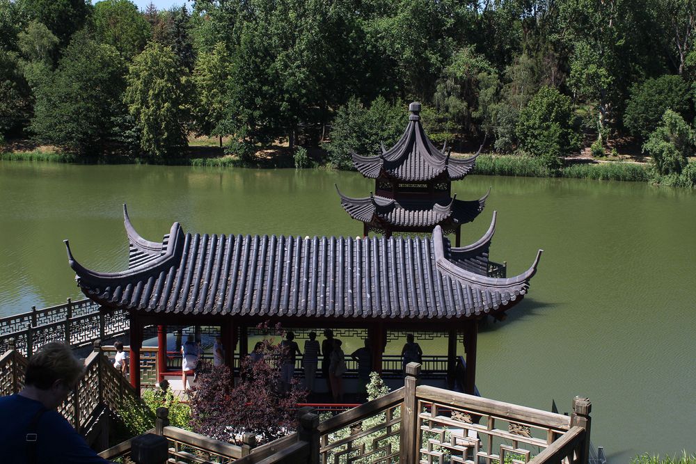 Blick auf den Tempel des duftenden Wassers