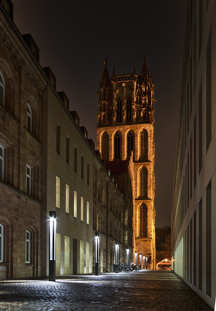 Blick auf den Turm der Überwasserkirche …