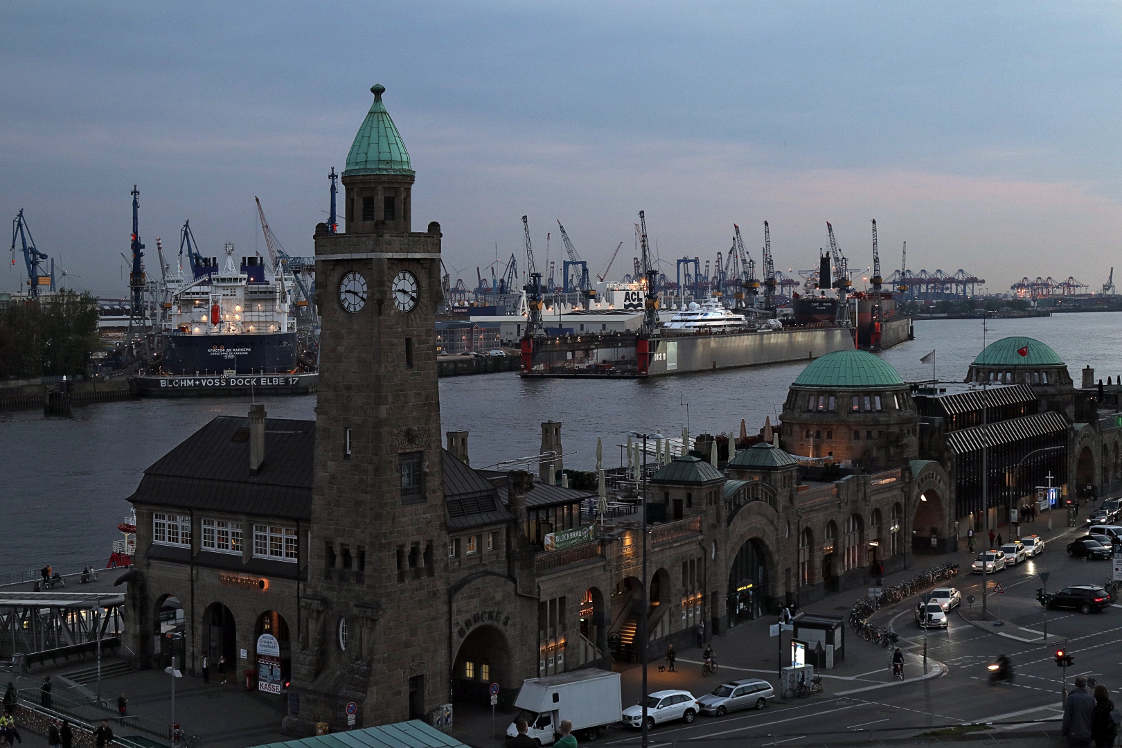 Blick auf den Uhrenturm