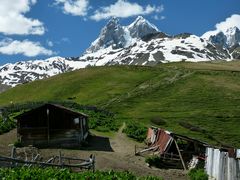 Blick auf den Ushba (4737 m).