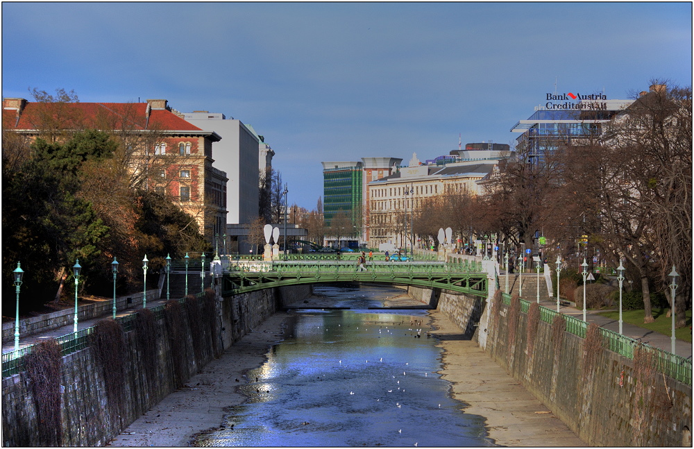 ... Blick auf den Wienfluss ...