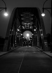 Blick auf der Sternbrücke Magdeburg zum Riesenrad im Stadtpark