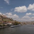 Blick auf die Alte Mainbrücke in Würzburg