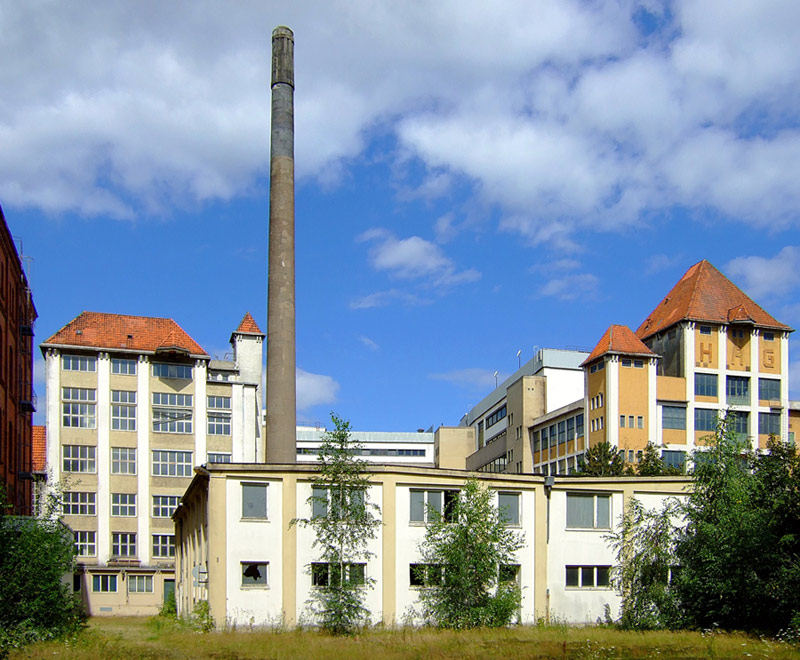 Blick auf die alten Gebäude von Kaffeee HAG