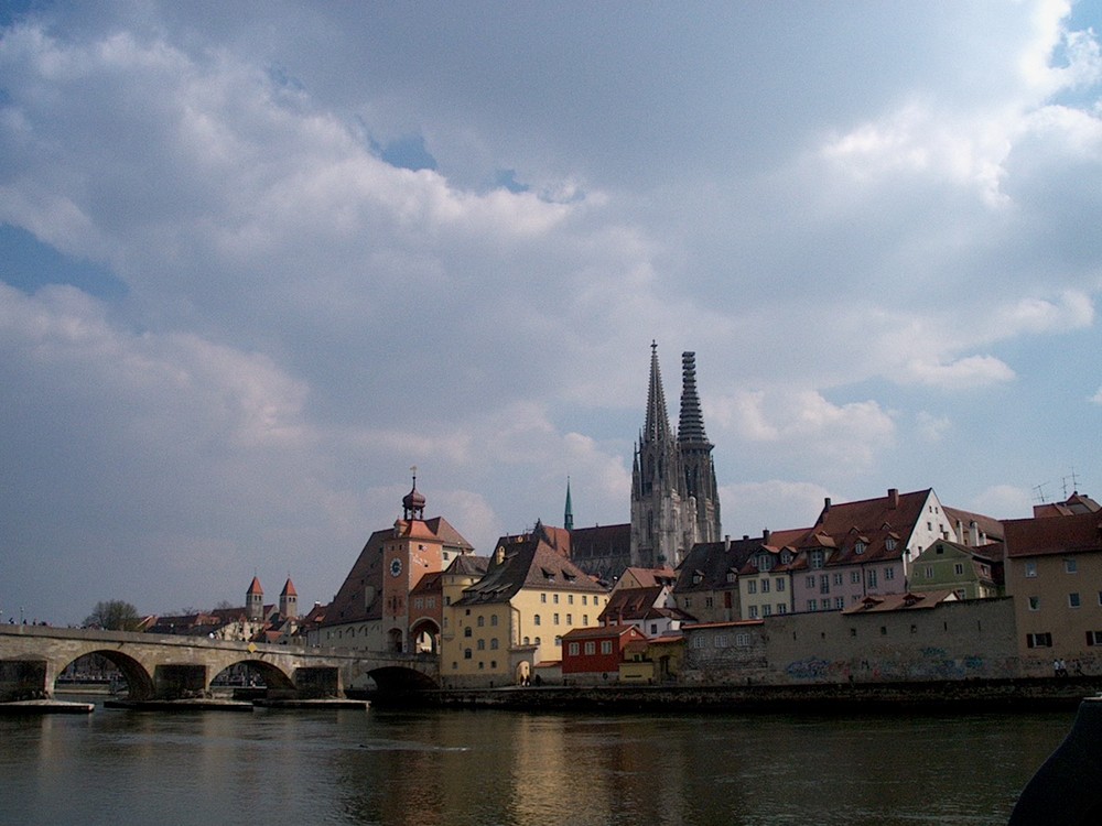 Blick auf die Altstadt mit der Steinernen Brücke