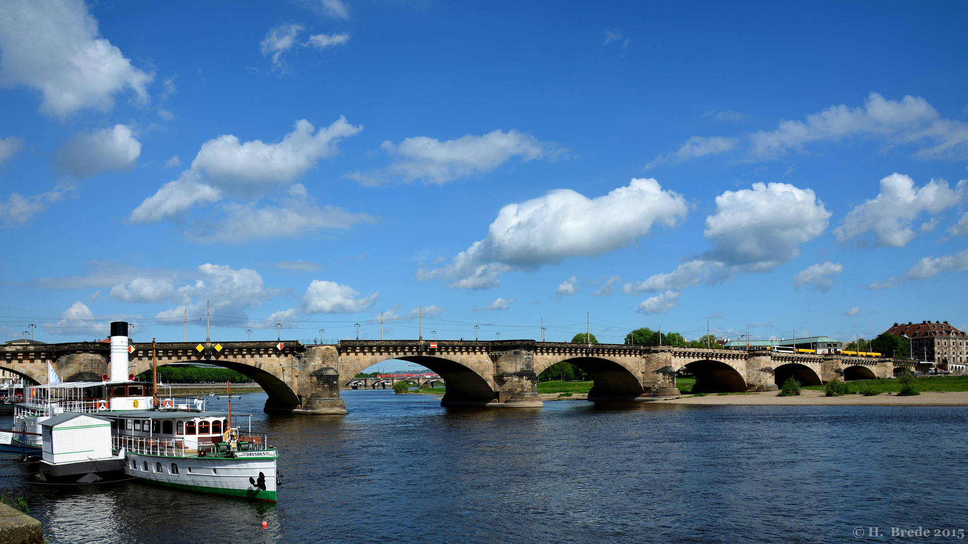 Blick auf die Augustusbrücke...