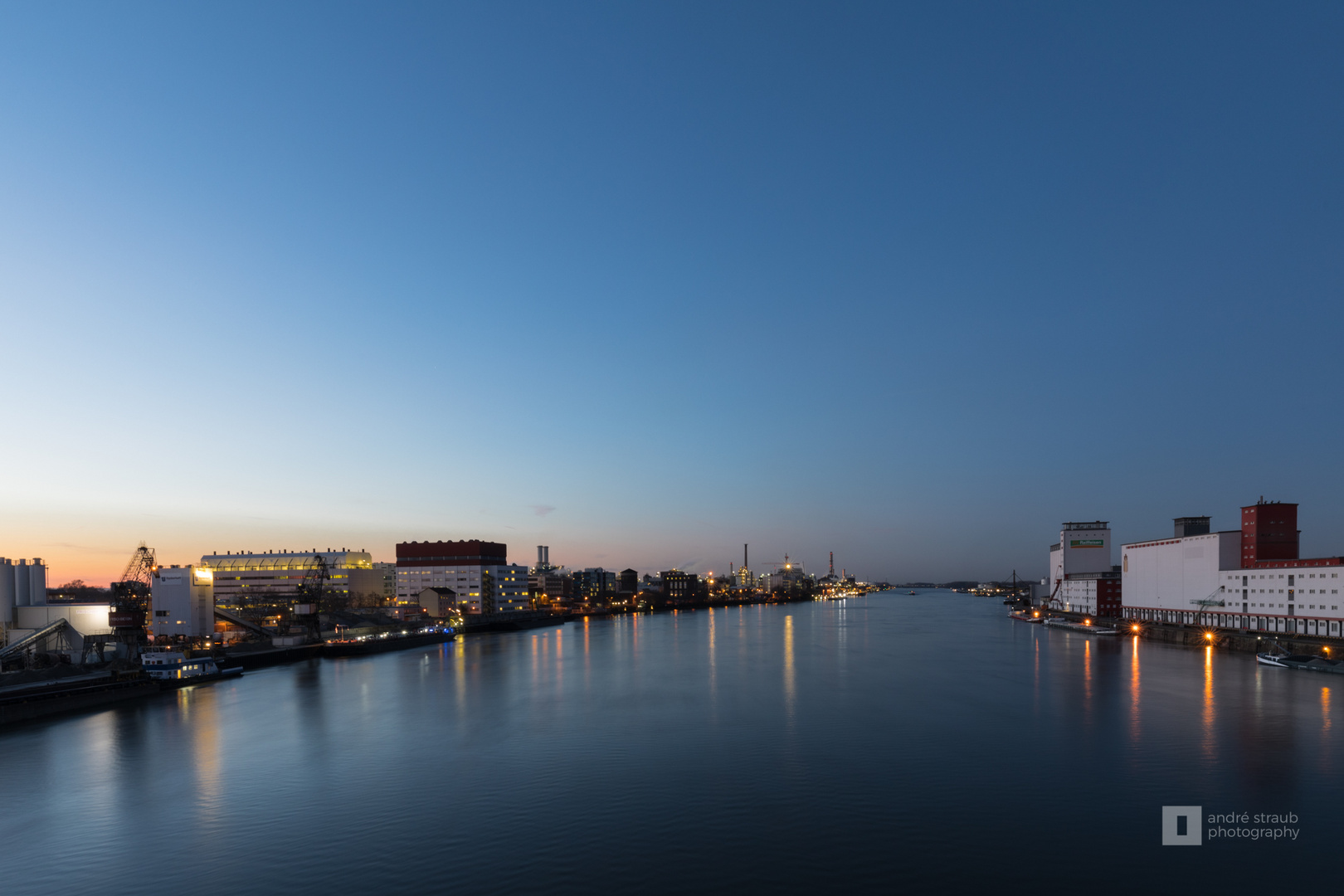 Blick auf die BASF & den Hafen Mannheims