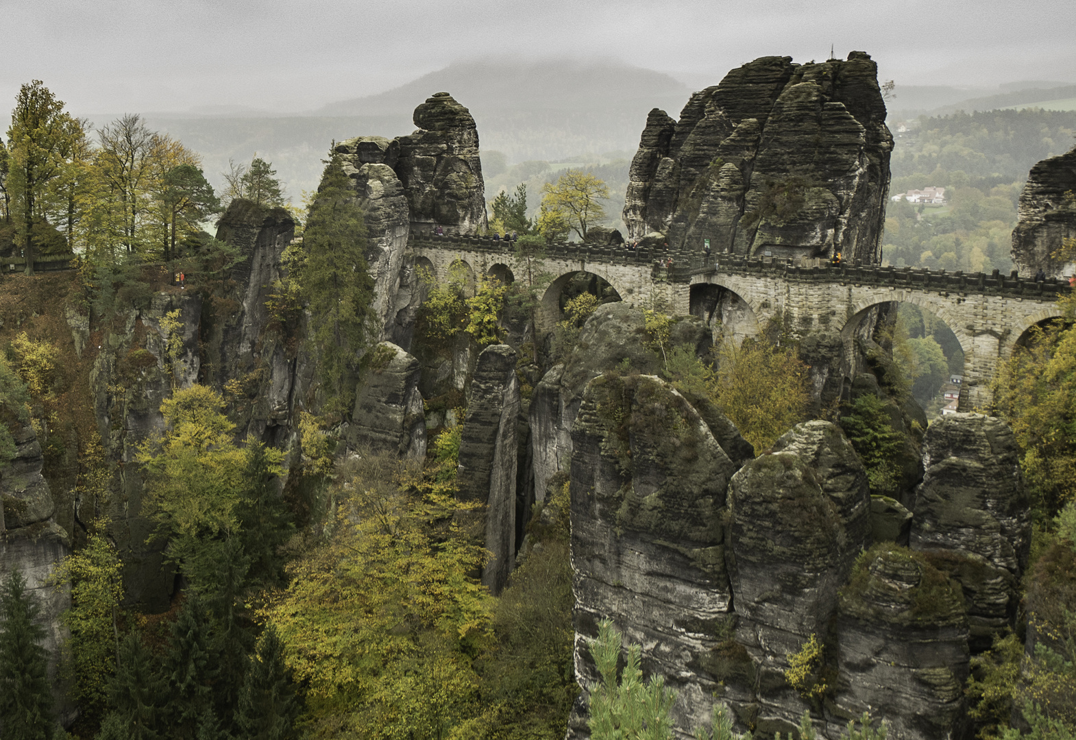 Blick auf die Basteibrücke