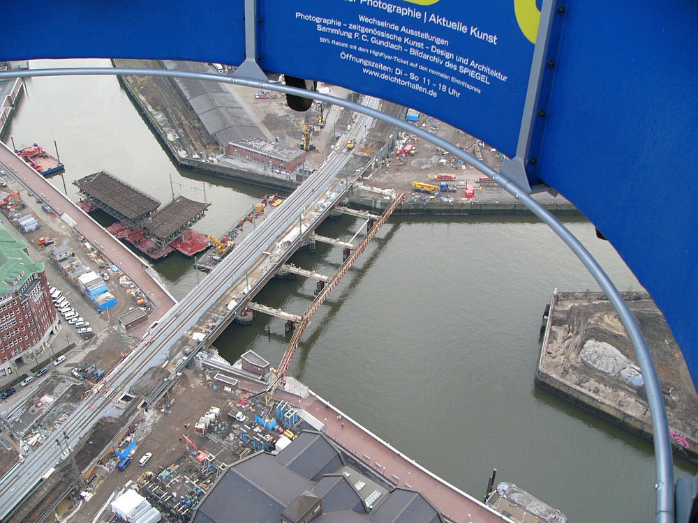 Blick auf die Baustelle /Oberhafen/ Eisenbahnbrücke