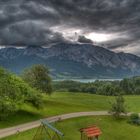 Blick auf die Berge am Attersee