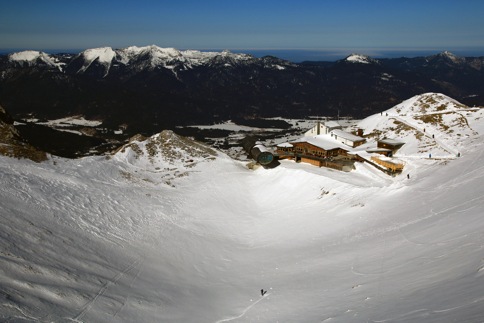 Blick auf die Bergstation Karwendel