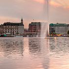 Blick auf die Binnenalster mit Skyline des Jungfernstieges