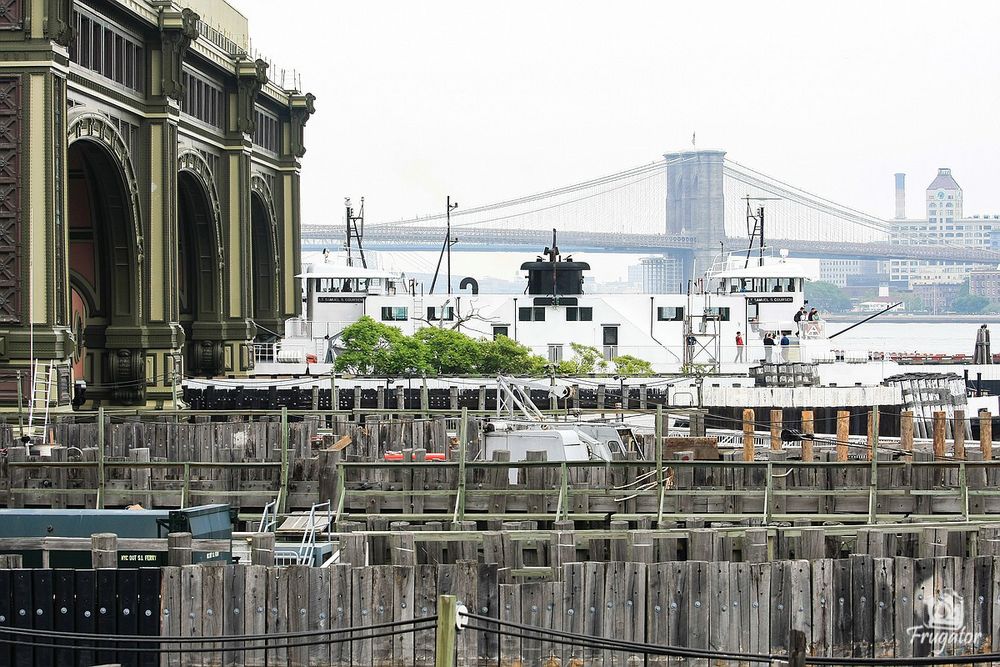 "Blick auf die Brooklyn Bridge"...