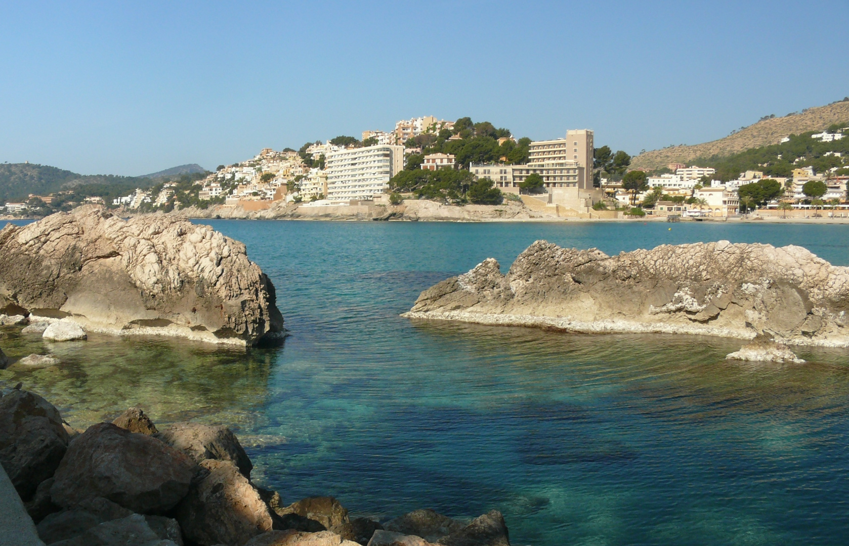 Blick auf die Bucht von Cala Fornells in Paguera