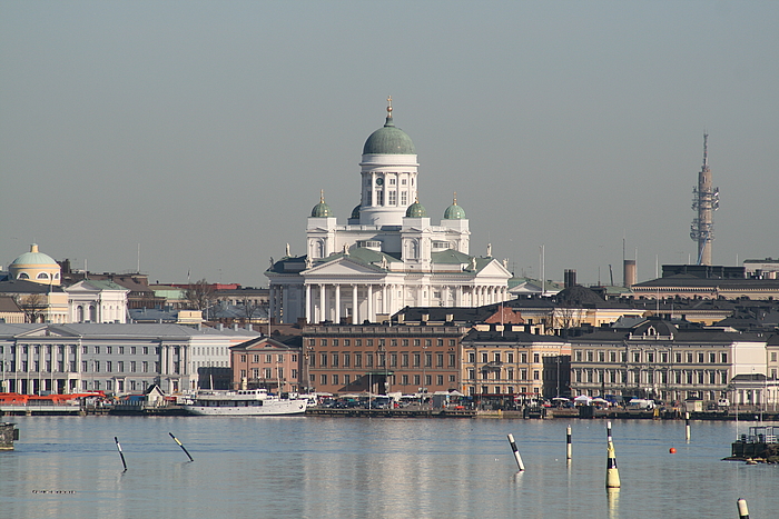 Blick auf die Bucht vor Helsinki und den Dom