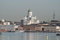 Blick auf die Bucht vor Helsinki und den Dom